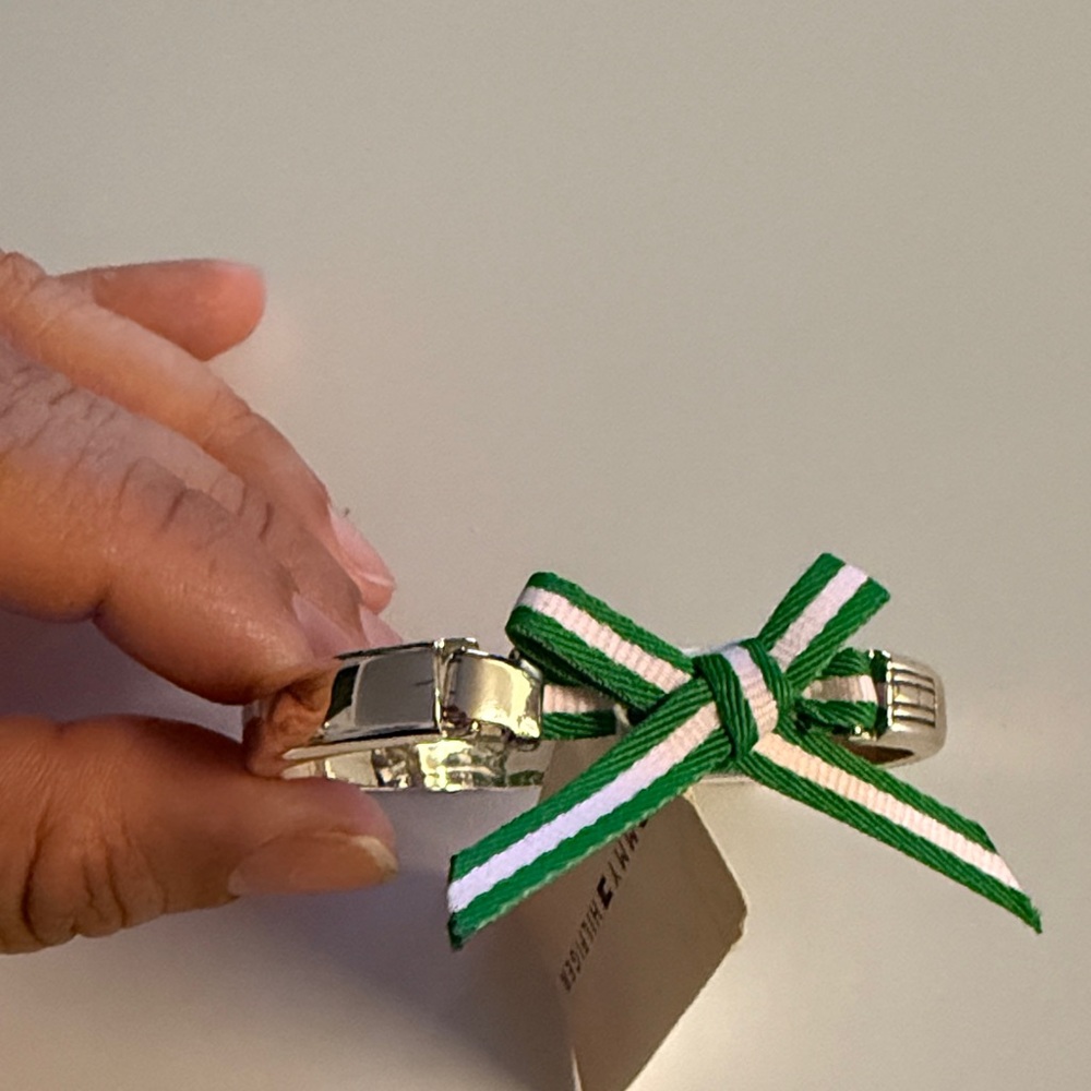 Tommy Hilfiger Silver Hair Band with Green and White Bow - Picture 3 of 5